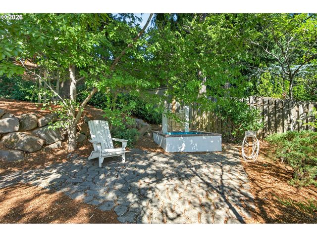 3555 VISTA RIDGE Dr, West Linn, OR 97068