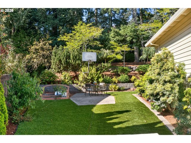 3555 VISTA RIDGE Dr, West Linn, OR 97068