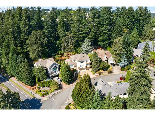 3555 VISTA RIDGE Dr, West Linn, OR 97068