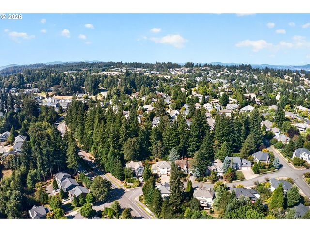 3555 VISTA RIDGE Dr, West Linn, OR 97068