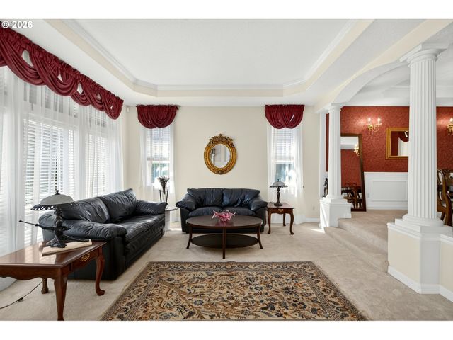 3555 VISTA RIDGE Dr, West Linn, OR 97068