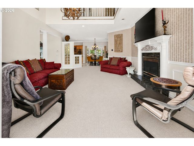3555 VISTA RIDGE Dr, West Linn, OR 97068