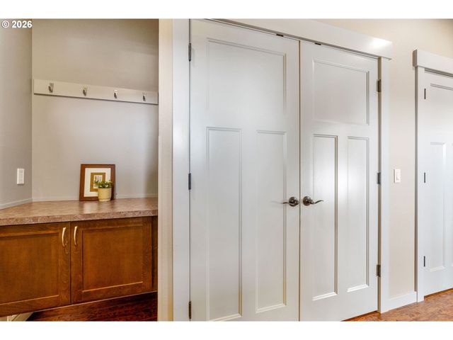 591 Ne GRANDVIEW Blvd, White Salmon, WA 98672