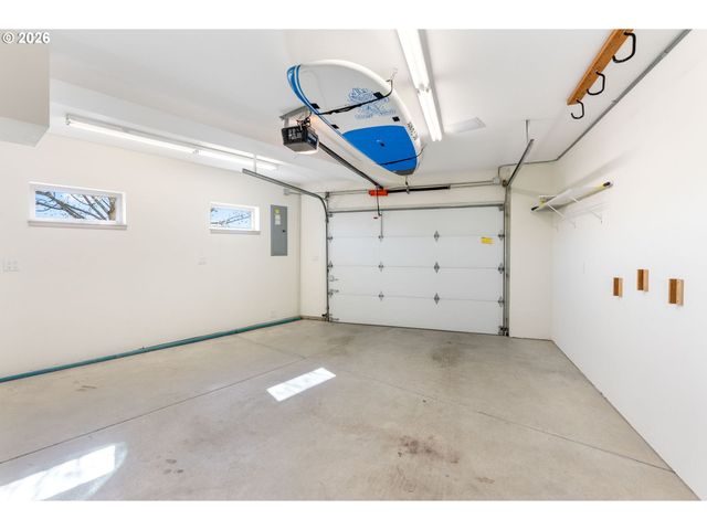 591 Ne GRANDVIEW Blvd, White Salmon, WA 98672