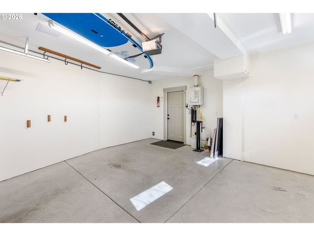 591 Ne GRANDVIEW Blvd, White Salmon, WA 98672