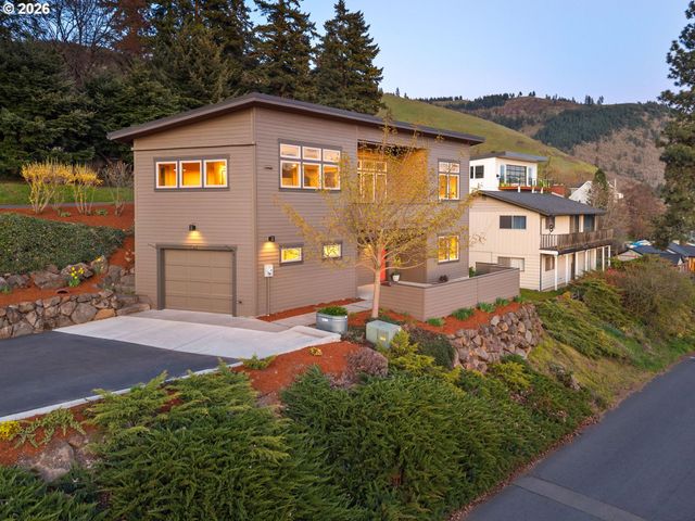 591 Ne GRANDVIEW Blvd, White Salmon, WA 98672