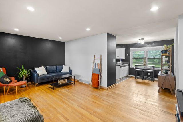 1664 HIGHRIDGE CIR, Columbia, MO 65203