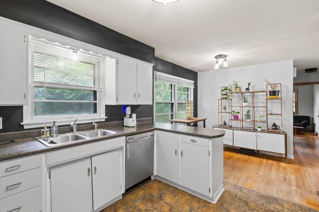 1664 HIGHRIDGE CIR, Columbia, MO 65203