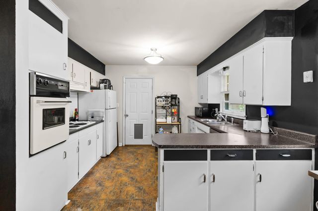 1664 HIGHRIDGE CIR, Columbia, MO 65203