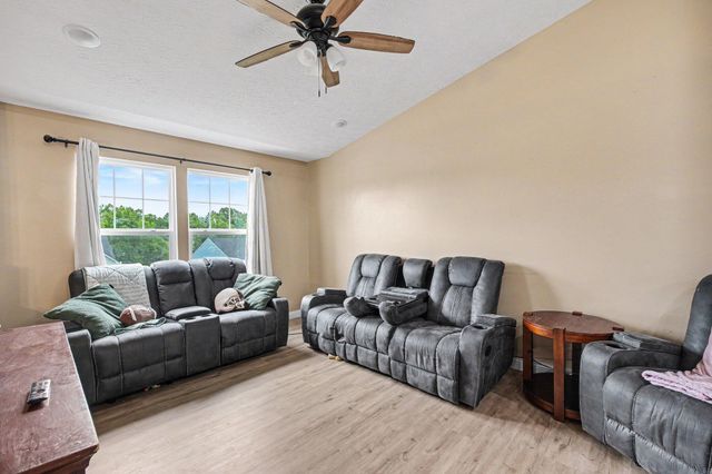 476 Eagle Creek Drive, Dry Ridge, KY 41035