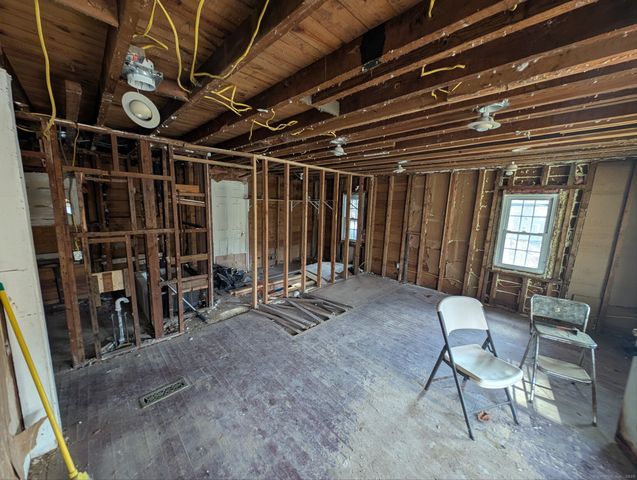 256 Roosevelt Drive, Seymour, CT 06483