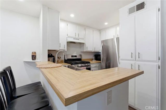 12330 Osborne, Pacoima, CA 91331