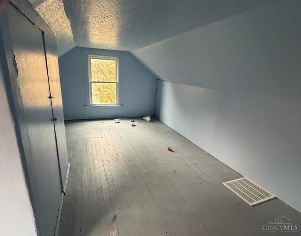 3514 Bevis Avenue, Cincinnati, OH 45207