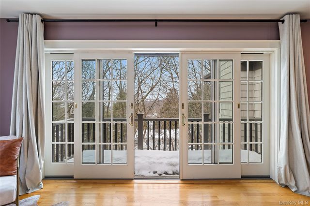 25 Eiler Lane, Irvington, NY 10533