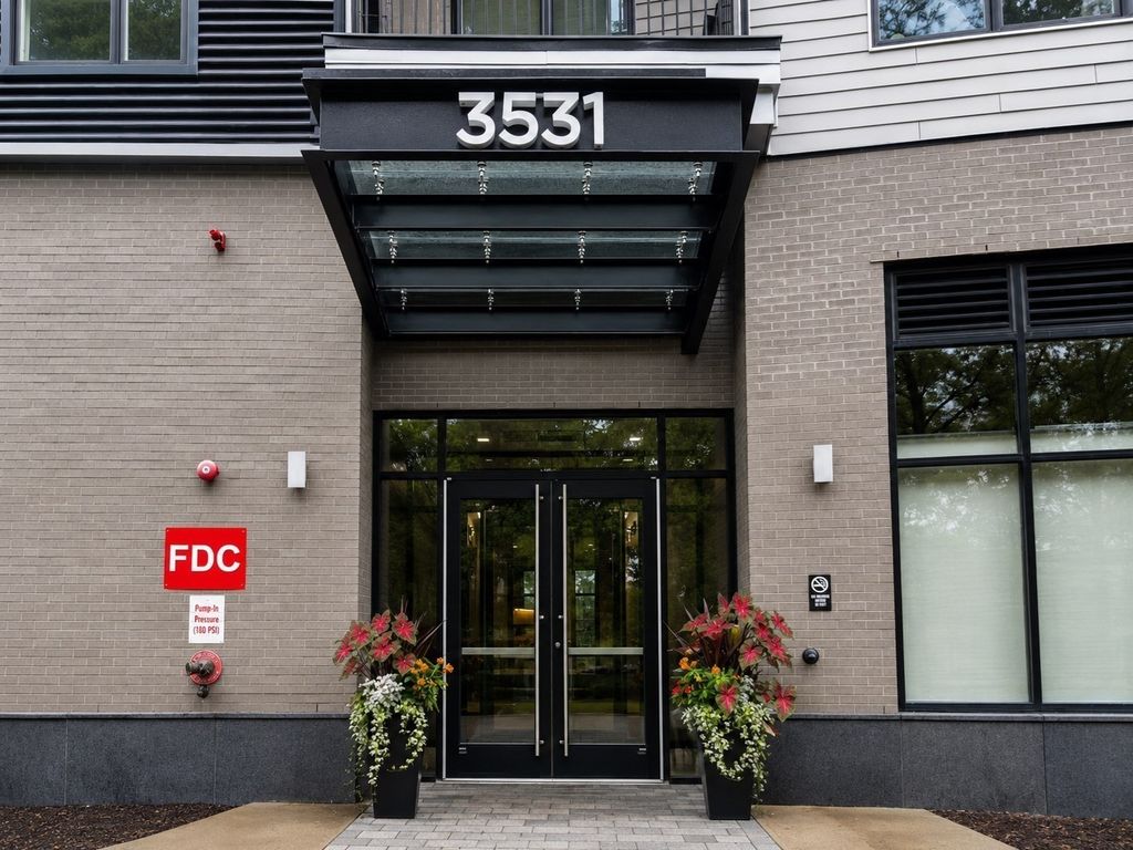 3531 Washington 418, Boston, MA 02130