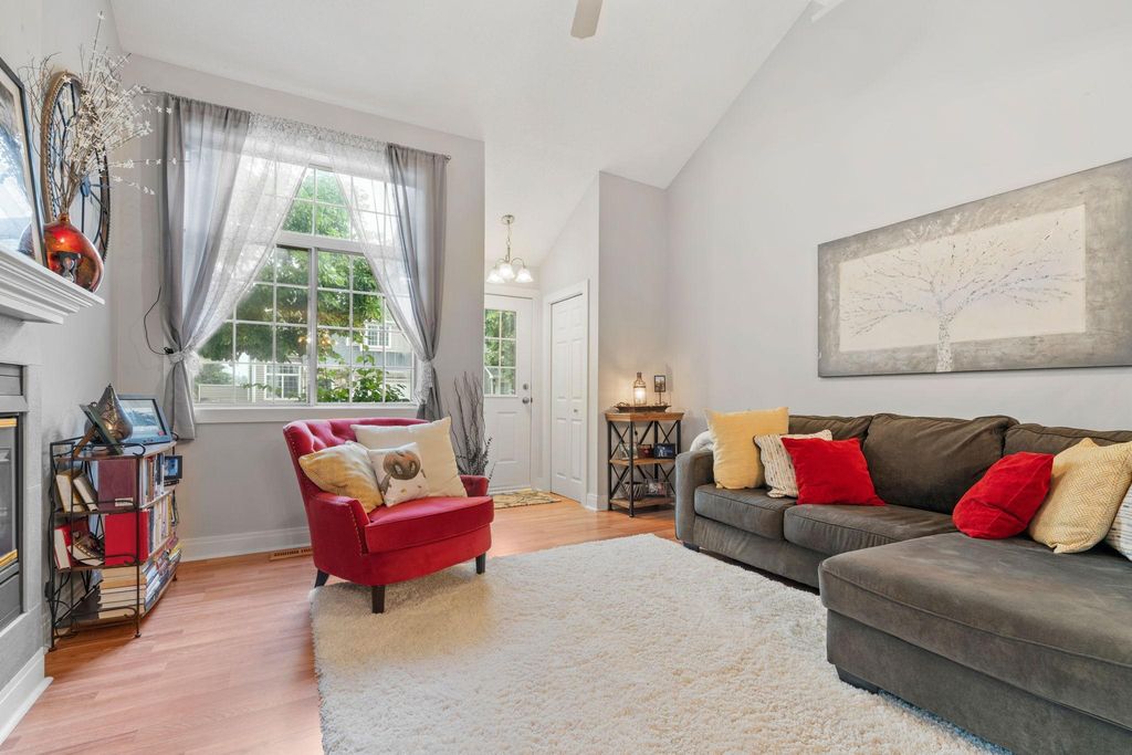 8345 Corcoran Circle 42, Inver Grove Heights, MN 55076 — photo 5