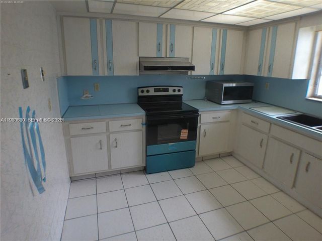 5360 Fletcher St, Hollywood, FL 33021