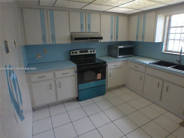 5360 Fletcher St, Hollywood, FL 33021