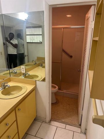 5360 Fletcher St, Hollywood, FL 33021