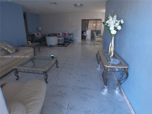 5360 Fletcher St, Hollywood, FL 33021