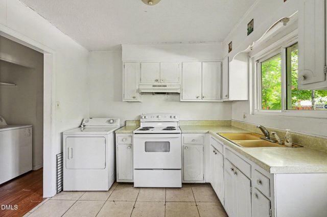 2809 Beechwood Drive, Durham, NC 27707