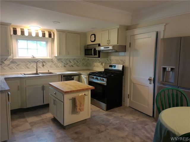 85 Elmtree Road, Orchard Park, NY 14127
