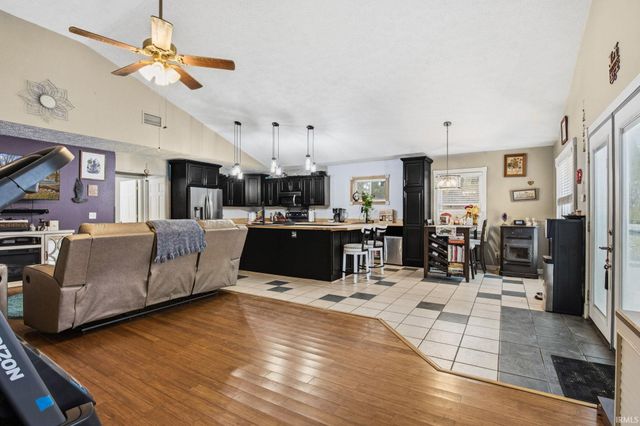 200 N Mohee Drive, Hartford City, IN 47348