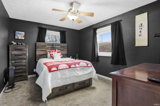 200 N Mohee Drive, Hartford City, IN 47348