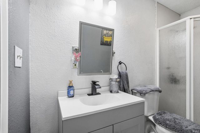 200 N Mohee Drive, Hartford City, IN 47348