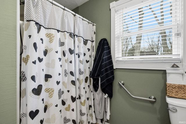 200 N Mohee Drive, Hartford City, IN 47348