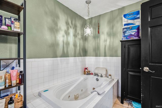 200 N Mohee Drive, Hartford City, IN 47348