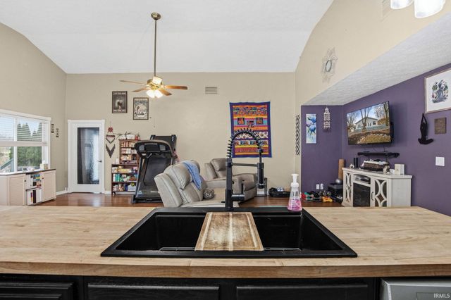 200 N Mohee Drive, Hartford City, IN 47348