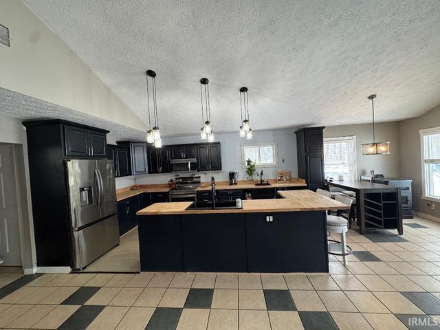 200 N Mohee Drive, Hartford City, IN 47348