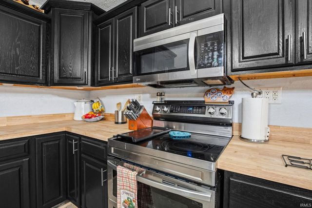 200 N Mohee Drive, Hartford City, IN 47348