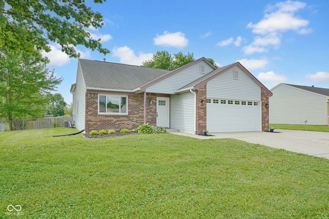 1483 Bridle Way, Columbus, IN 47201