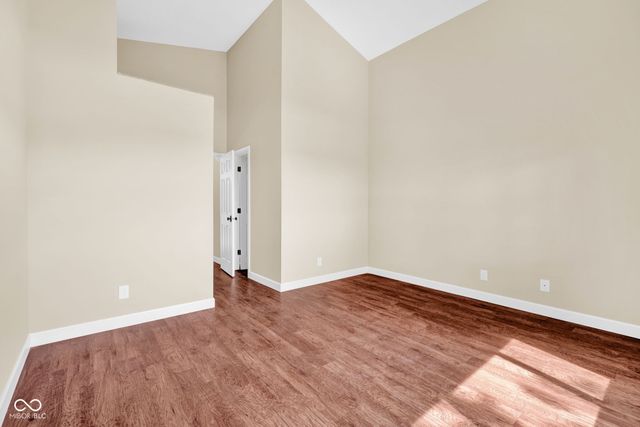 1483 Bridle Way, Columbus, IN 47201