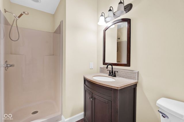 1483 Bridle Way, Columbus, IN 47201