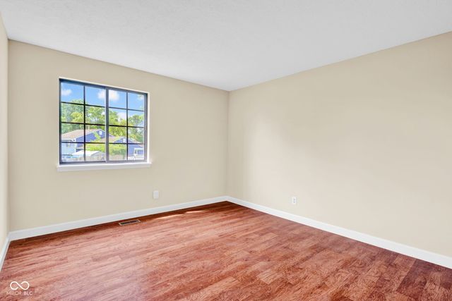 1483 Bridle Way, Columbus, IN 47201