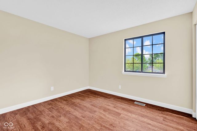 1483 Bridle Way, Columbus, IN 47201