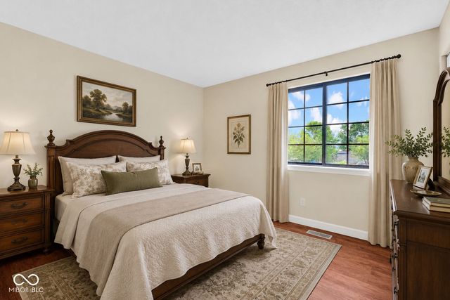 1483 Bridle Way, Columbus, IN 47201