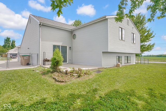1483 Bridle Way, Columbus, IN 47201