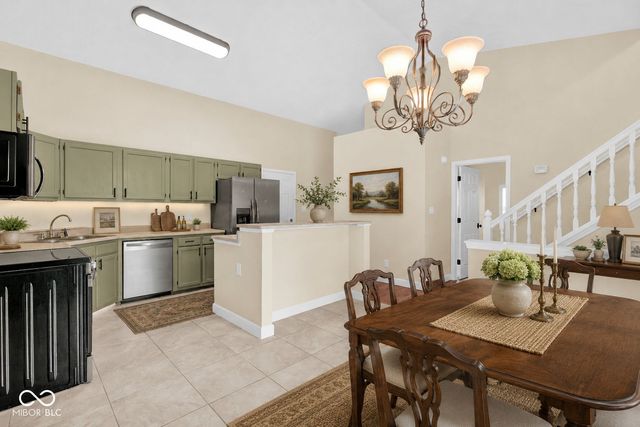 1483 Bridle Way, Columbus, IN 47201