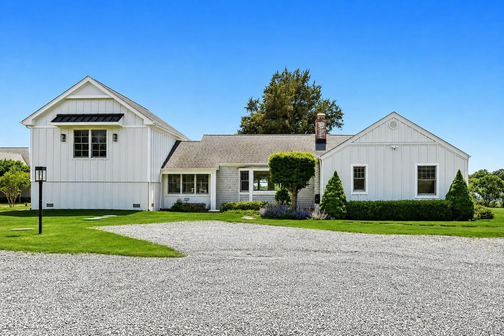 65 Shore Road, Westhampton, NY 11977