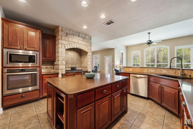 3117 Goldenoak CIR, Round Rock, TX 78681