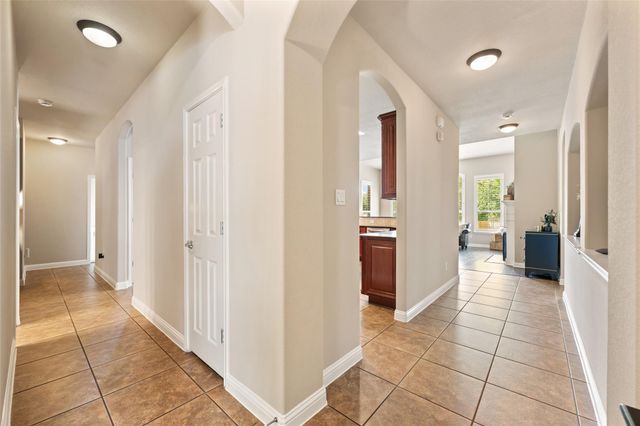 3117 Goldenoak CIR, Round Rock, TX 78681