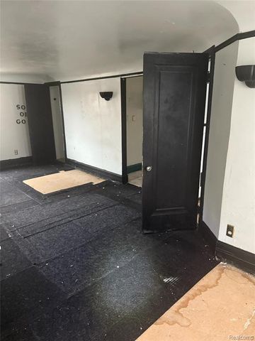 16837 Winthrop Street, Detroit, MI 48235