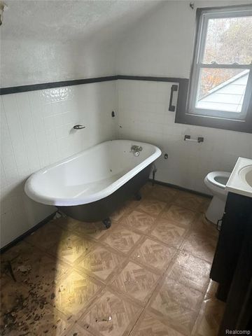 16837 Winthrop Street, Detroit, MI 48235