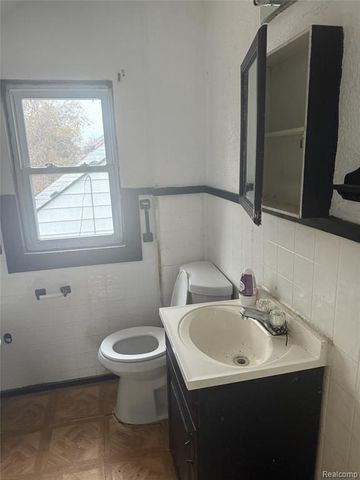 16837 Winthrop Street, Detroit, MI 48235