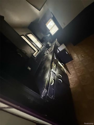 16837 Winthrop Street, Detroit, MI 48235