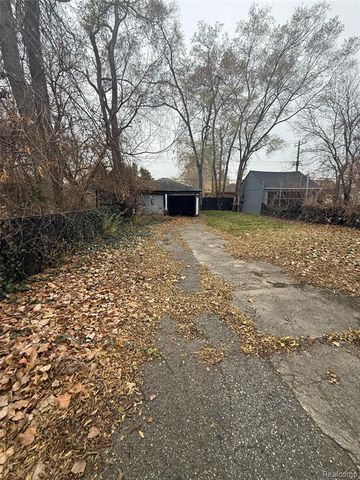 16837 Winthrop Street, Detroit, MI 48235